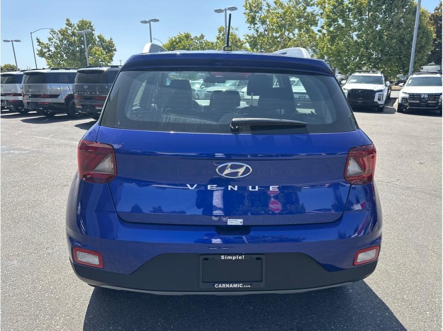 Vehicle image 6 of 23