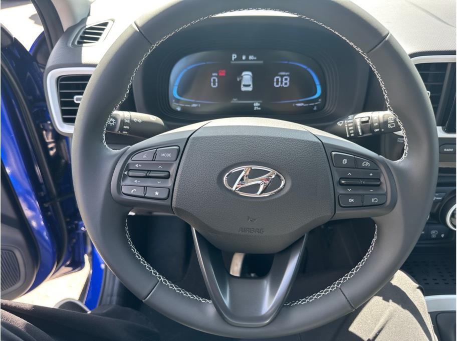 Vehicle image 13 of 23