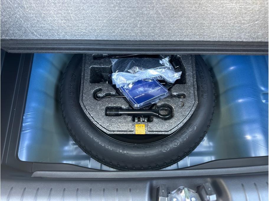 Vehicle image 20 of 23