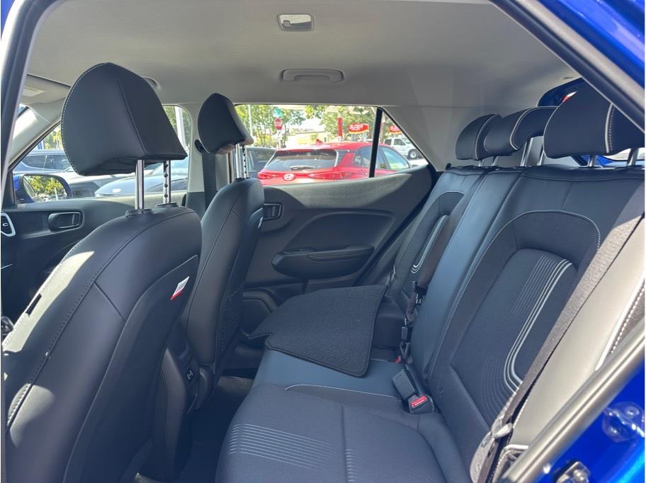 Vehicle image 10 of 23