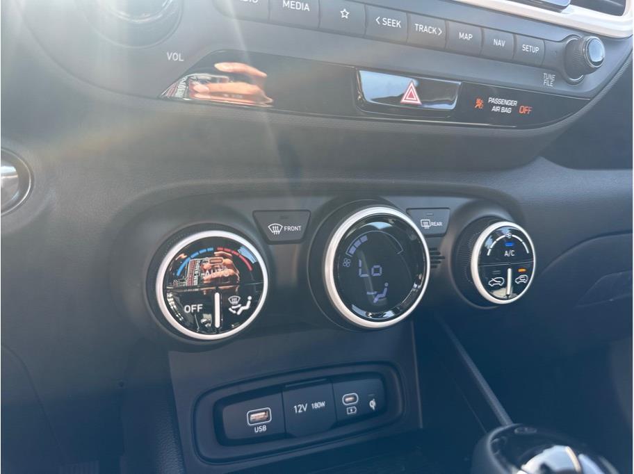 Vehicle image 21 of 23