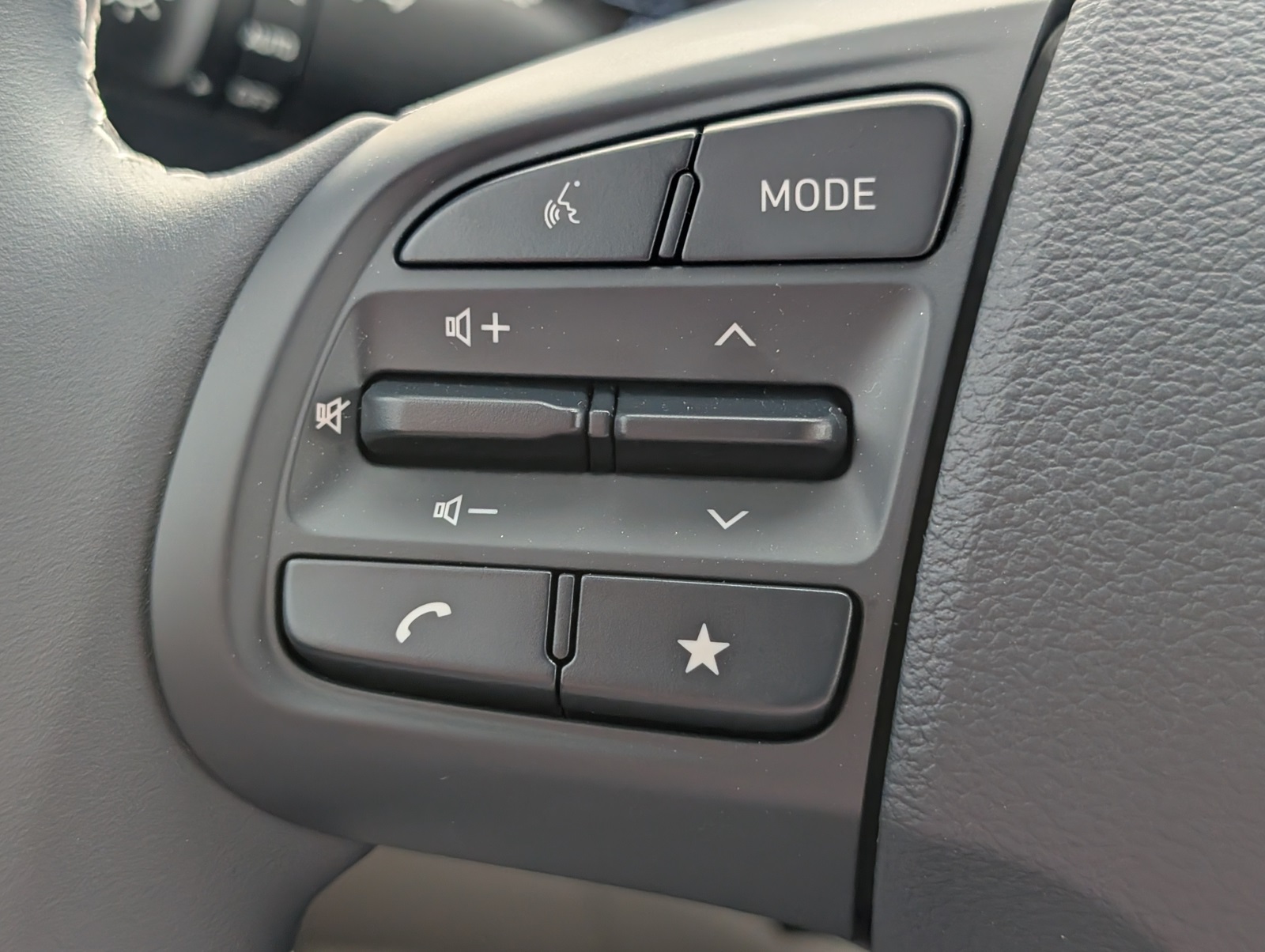 2025 Hyundai Venue Limited Image 18 of 23