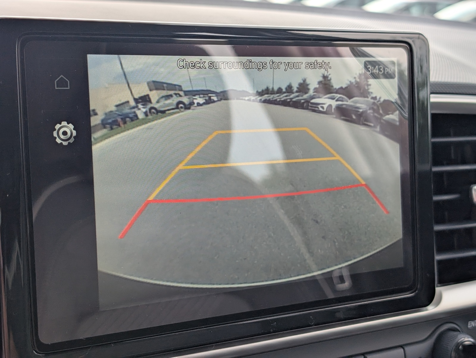 2025 Hyundai Venue Limited Image 16 of 23