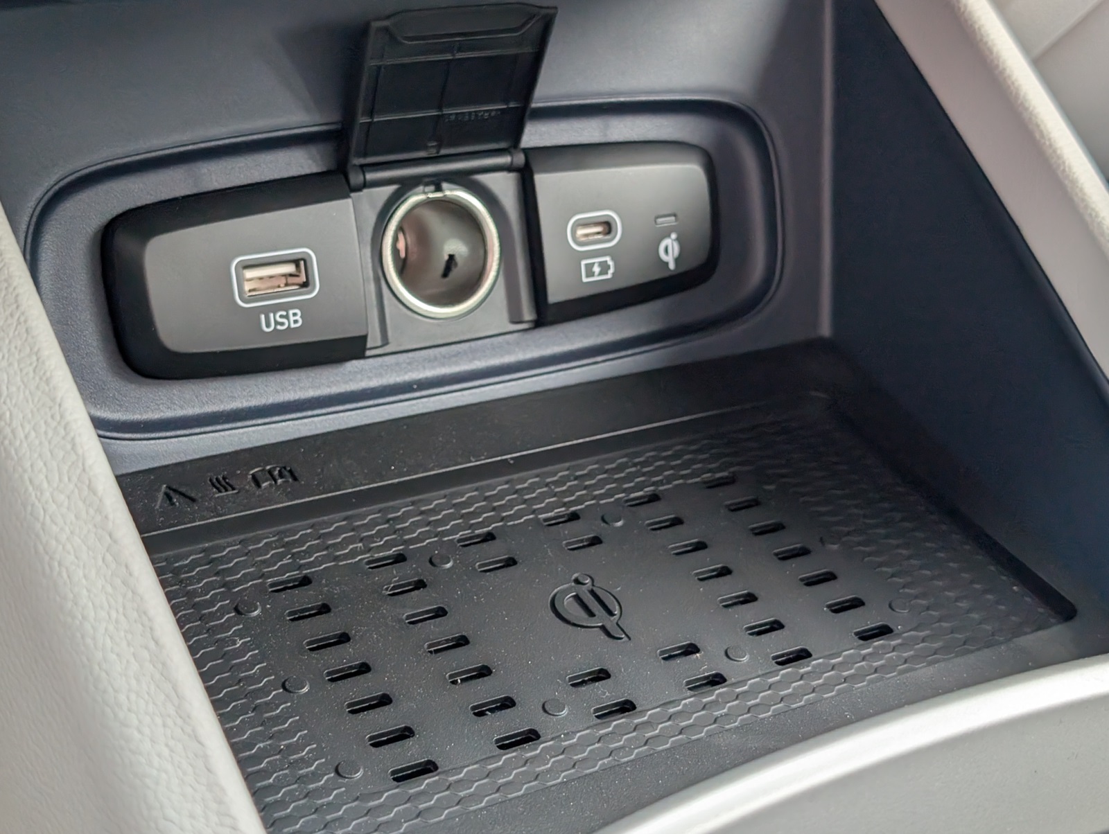 2025 Hyundai Venue Limited Image 11 of 23