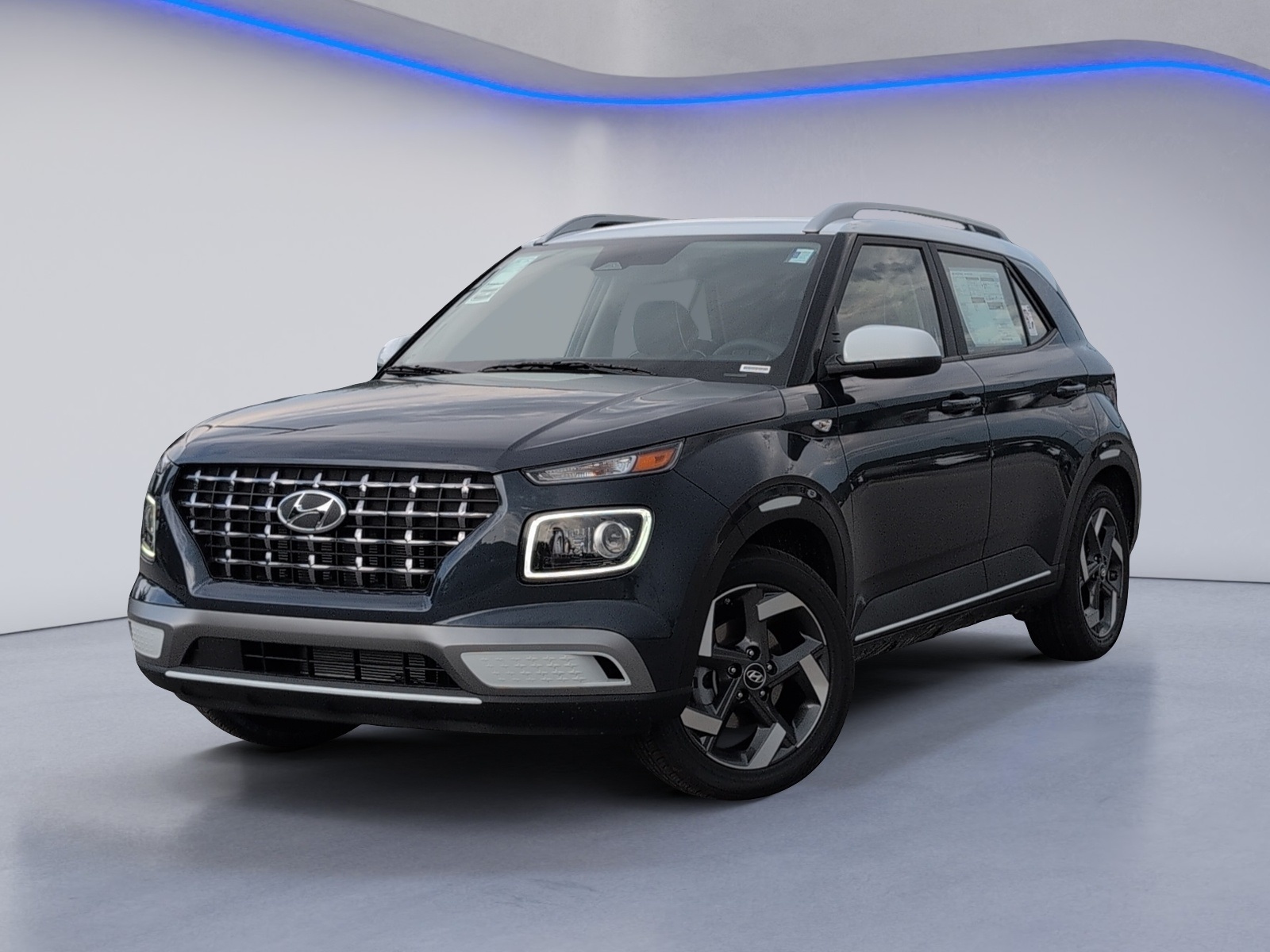 2025 Hyundai Venue Limited Image 1 of 23