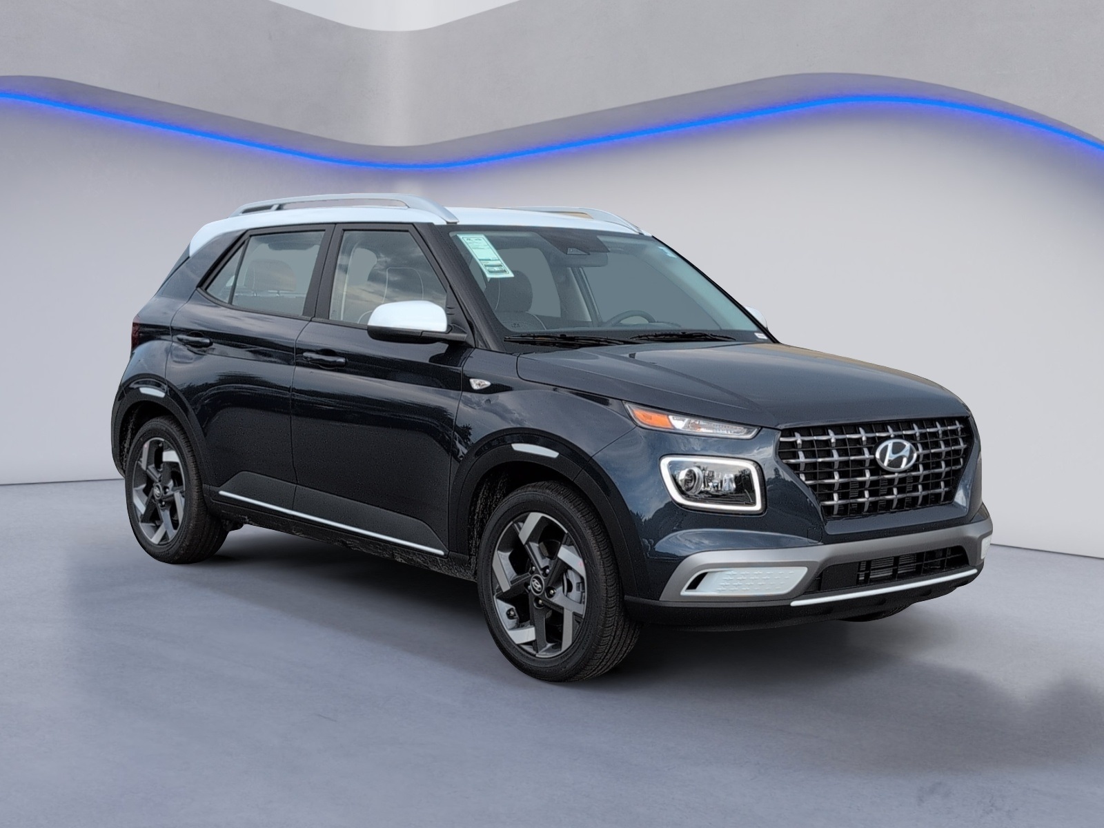 2025 Hyundai Venue Limited Image 3 of 23