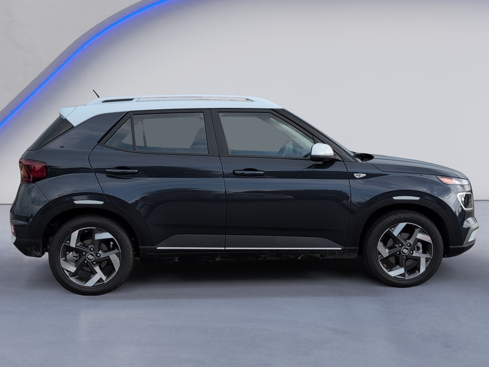 2025 Hyundai Venue Limited Image 4 of 23