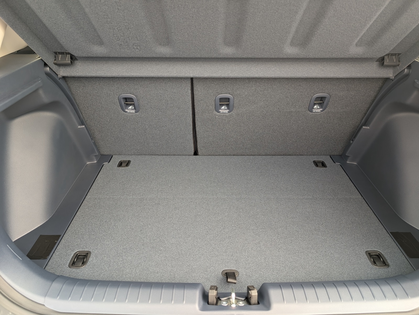 2025 Hyundai Venue Limited Image 10 of 23