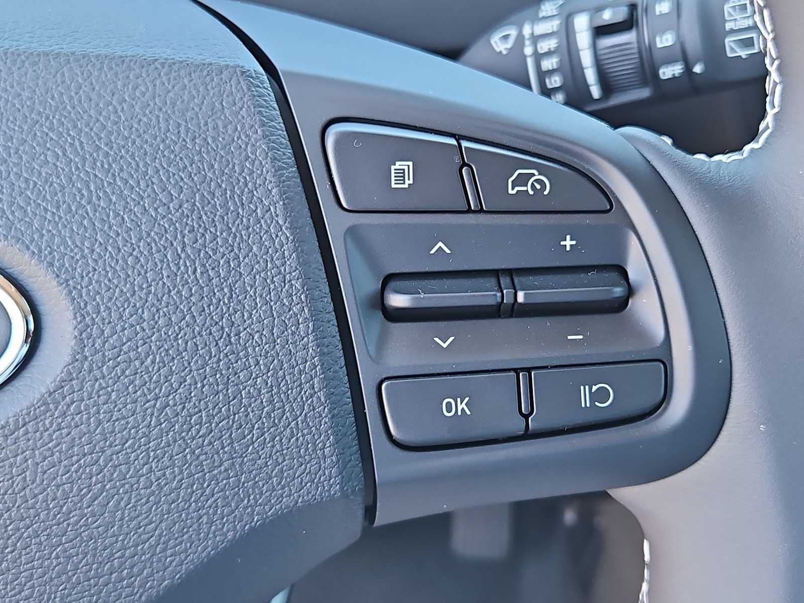 Vehicle image 22 of 31