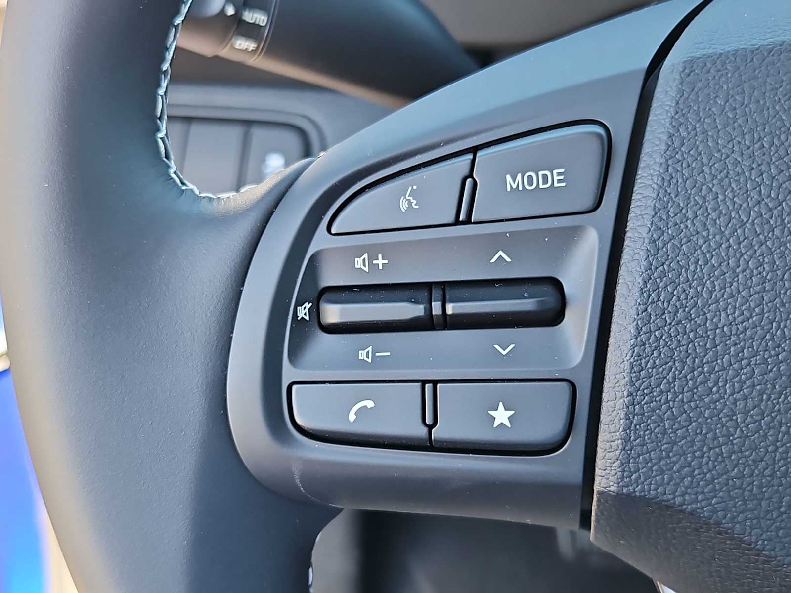 Vehicle image 21 of 31
