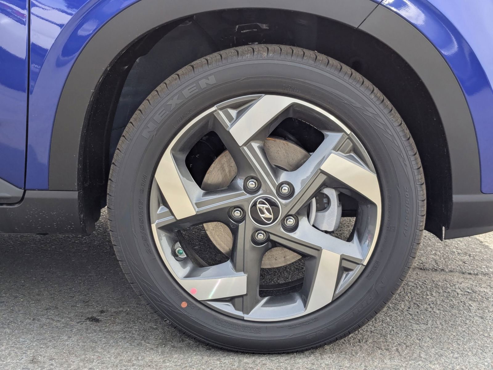 Vehicle image 7 of 25