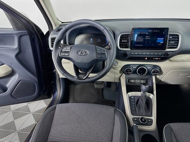 Vehicle image 23 of 31