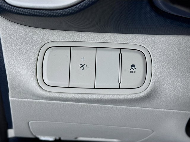 Vehicle image 10 of 31