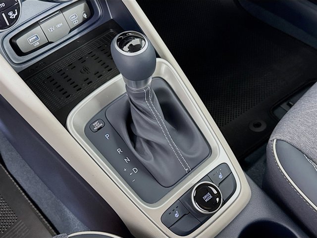 Vehicle image 18 of 31