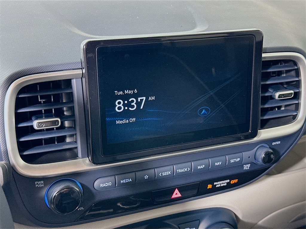 Vehicle image 8 of 20