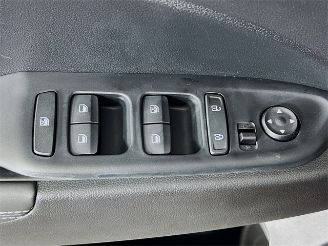 2025 Hyundai Venue Limited Image 31 of 34