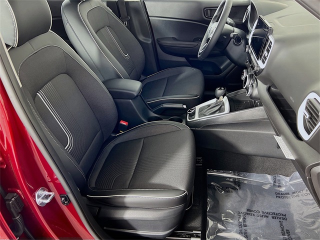 2025 Hyundai Venue Limited Image 11 of 34