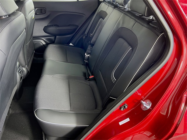 2025 Hyundai Venue Limited Image 14 of 34