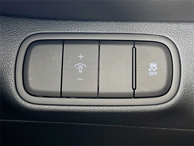 2025 Hyundai Venue Limited Image 25 of 34