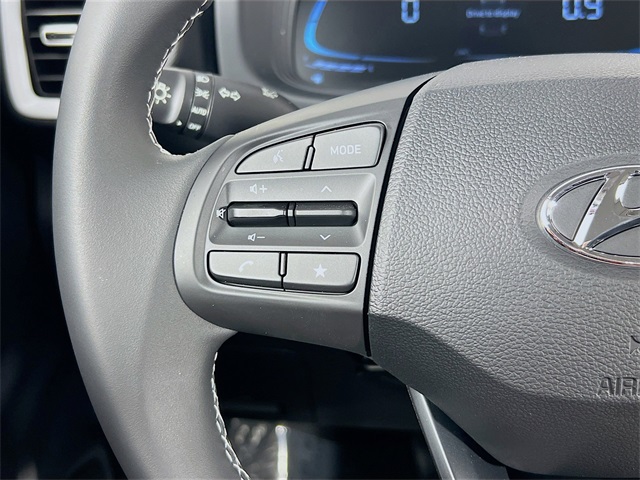 2025 Hyundai Venue Limited Image 32 of 34