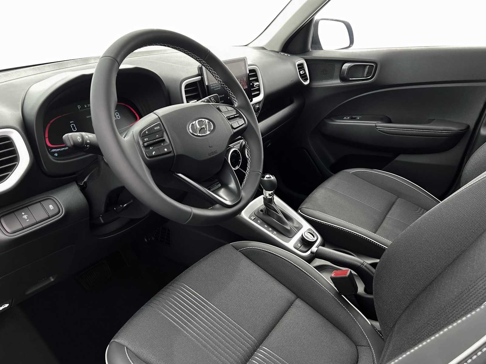2025 Hyundai Venue Limited Image 16 of 19