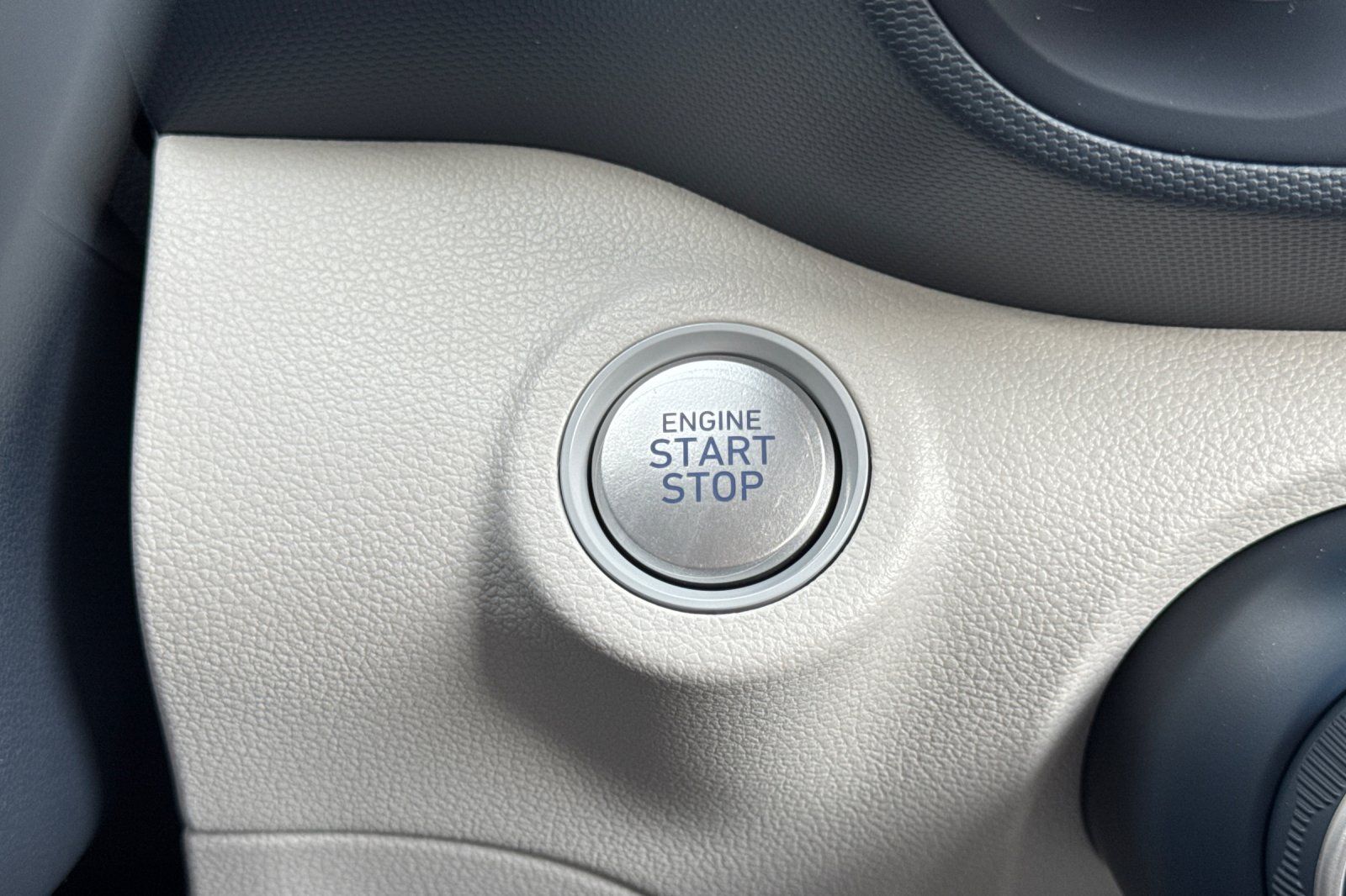 Vehicle image 27 of 35