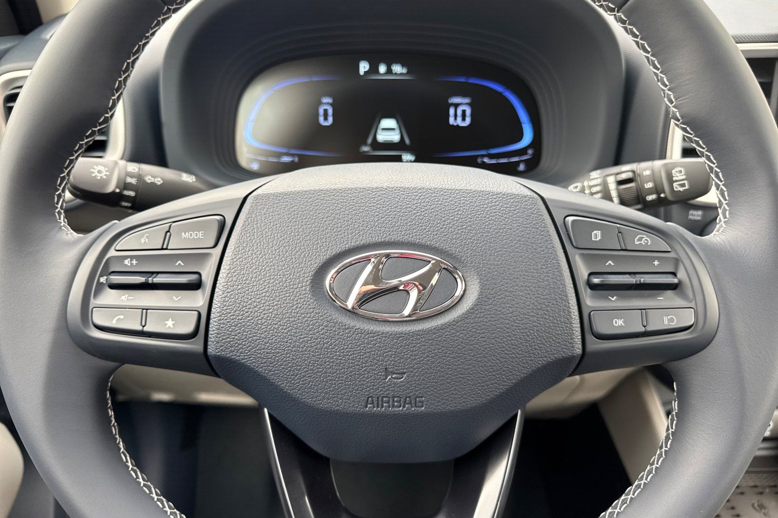 Vehicle image 28 of 35