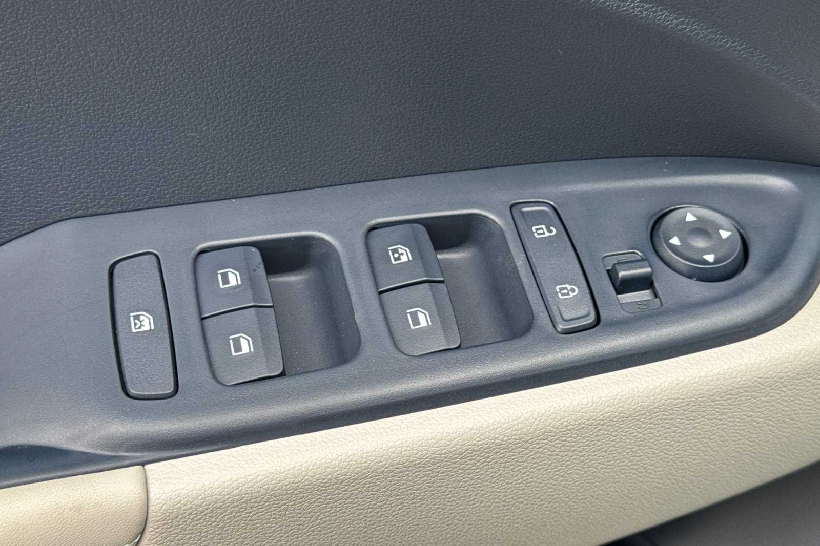 Vehicle image 13 of 35