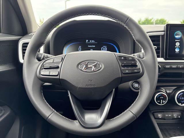2025 Hyundai Venue Limited Image 34 of 43