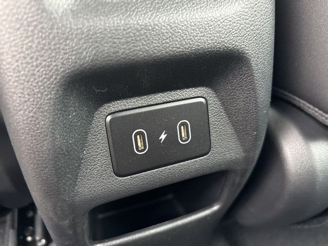 2025 Hyundai Venue Limited Image 31 of 43