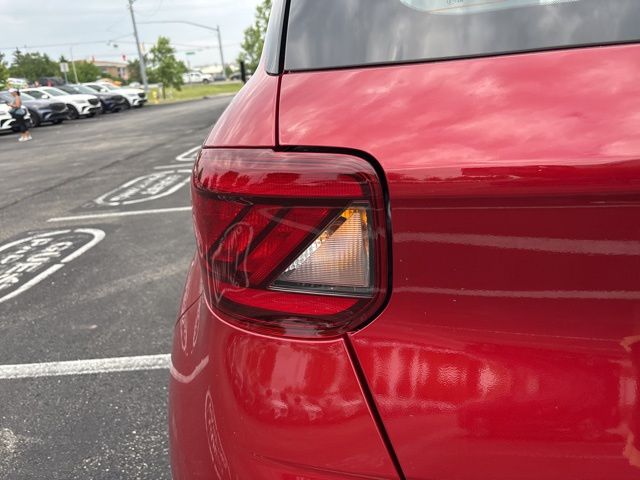 2025 Hyundai Venue Limited Image 12 of 43