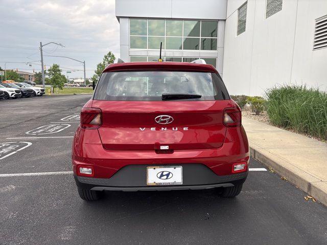 2025 Hyundai Venue Limited Image 8 of 43