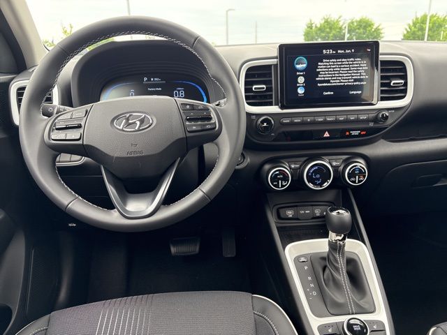 2025 Hyundai Venue Limited Image 33 of 43
