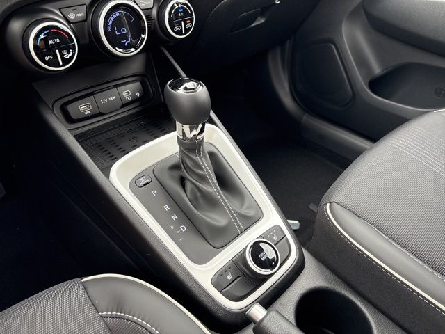2025 Hyundai Venue Limited Image 38 of 43