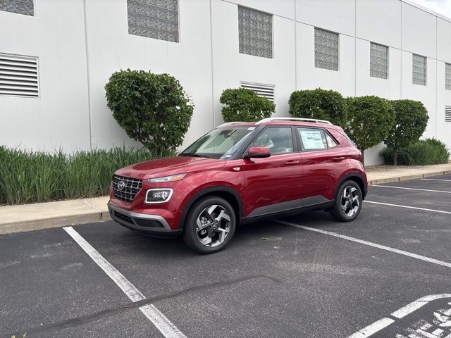 2025 Hyundai Venue Limited Image 2 of 43
