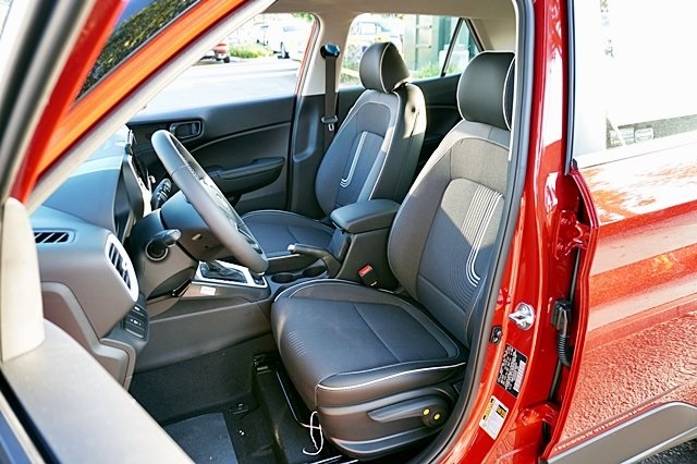 Vehicle image 18 of 42