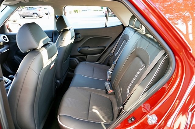 Vehicle image 19 of 42