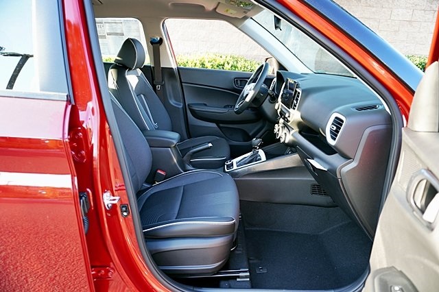 Vehicle image 14 of 42