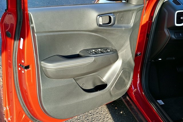 Vehicle image 26 of 42