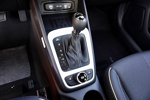 Vehicle image 36 of 42