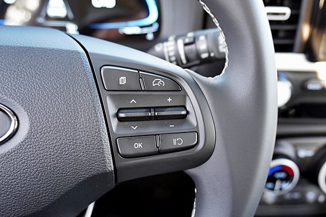 Vehicle image 41 of 42