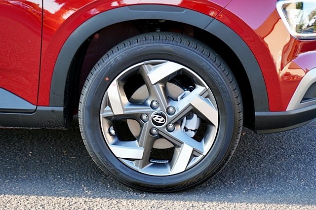 Vehicle image 10 of 42