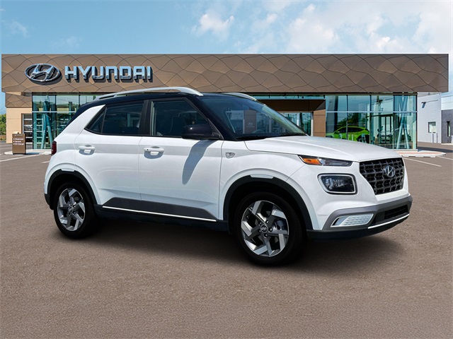 2025 Hyundai Venue Limited Image 5 of 19