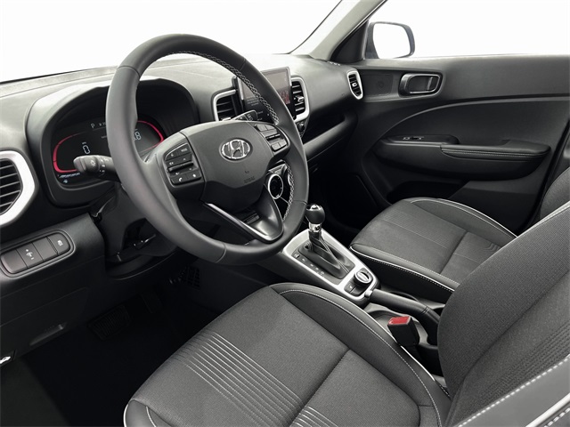 2025 Hyundai Venue Limited Image 16 of 19