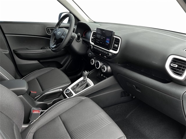 2025 Hyundai Venue Limited Image 15 of 19