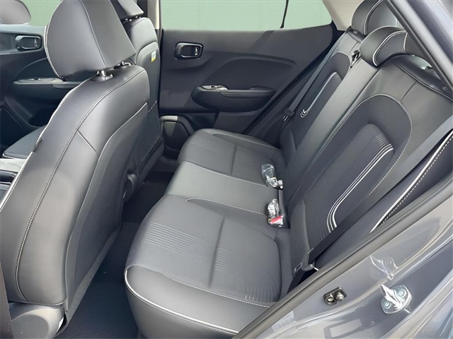 2025 Hyundai Venue Limited Image 8 of 22
