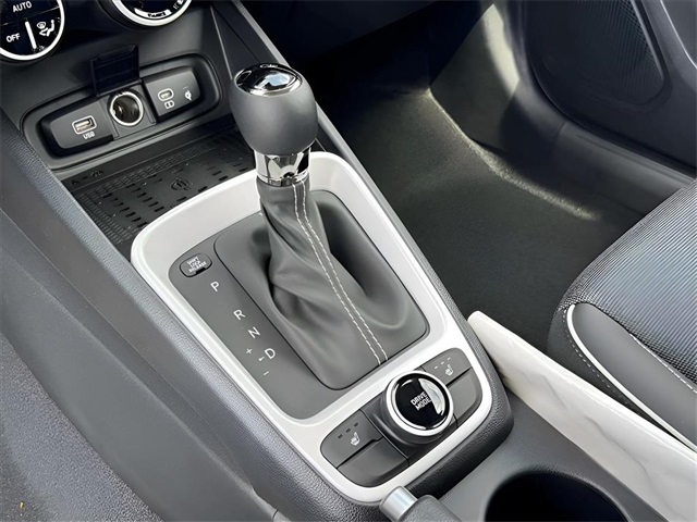 2025 Hyundai Venue Limited Image 15 of 22