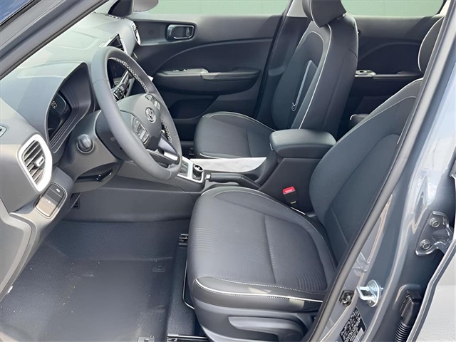 2025 Hyundai Venue Limited Image 9 of 22