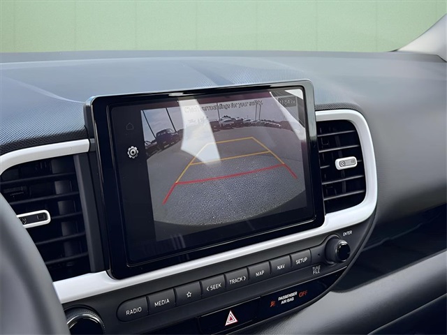 2025 Hyundai Venue Limited Image 14 of 22
