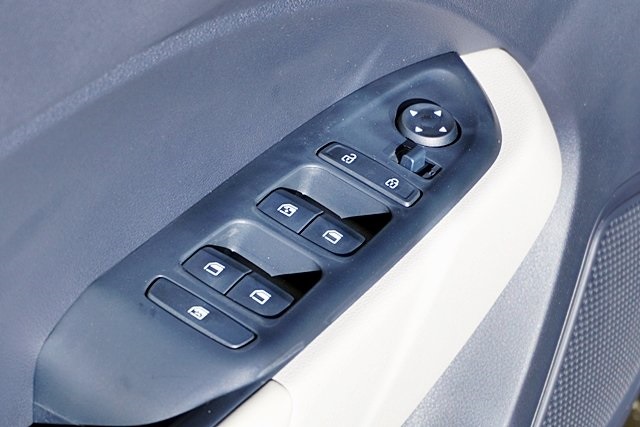 Vehicle image 36 of 42